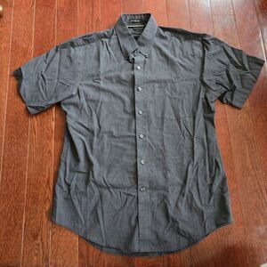 Van Heusen Mens Button Up Shirt Size Medium